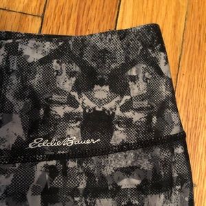 Patterned yoga pants